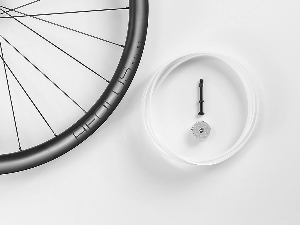 Bontrager Aeolus RSL 37 TLR Disc Road Wheelset Peak Cycles